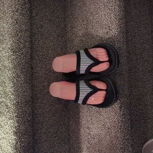 Black soft slippers